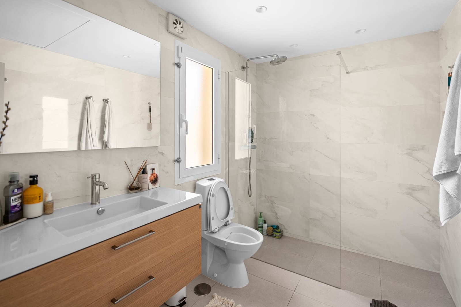 4 soverom Hus til salgs i Nueva Andalucia med svømmebasseng garasje - € 1 350 000 (Ref: 9796537)