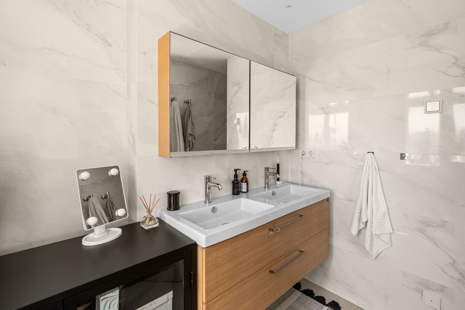 4 soverom Hus til salgs i Nueva Andalucia med svømmebasseng garasje - € 1 350 000 (Ref: 9796537)