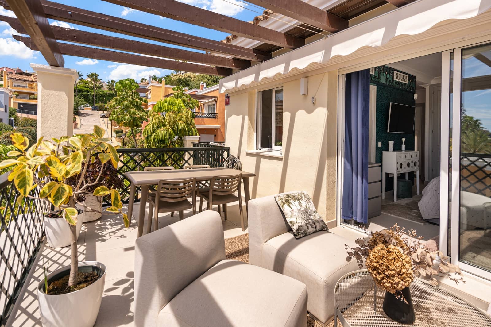 4 soverom Hus til salgs i Nueva Andalucia med svømmebasseng garasje - € 1 350 000 (Ref: 9796537)