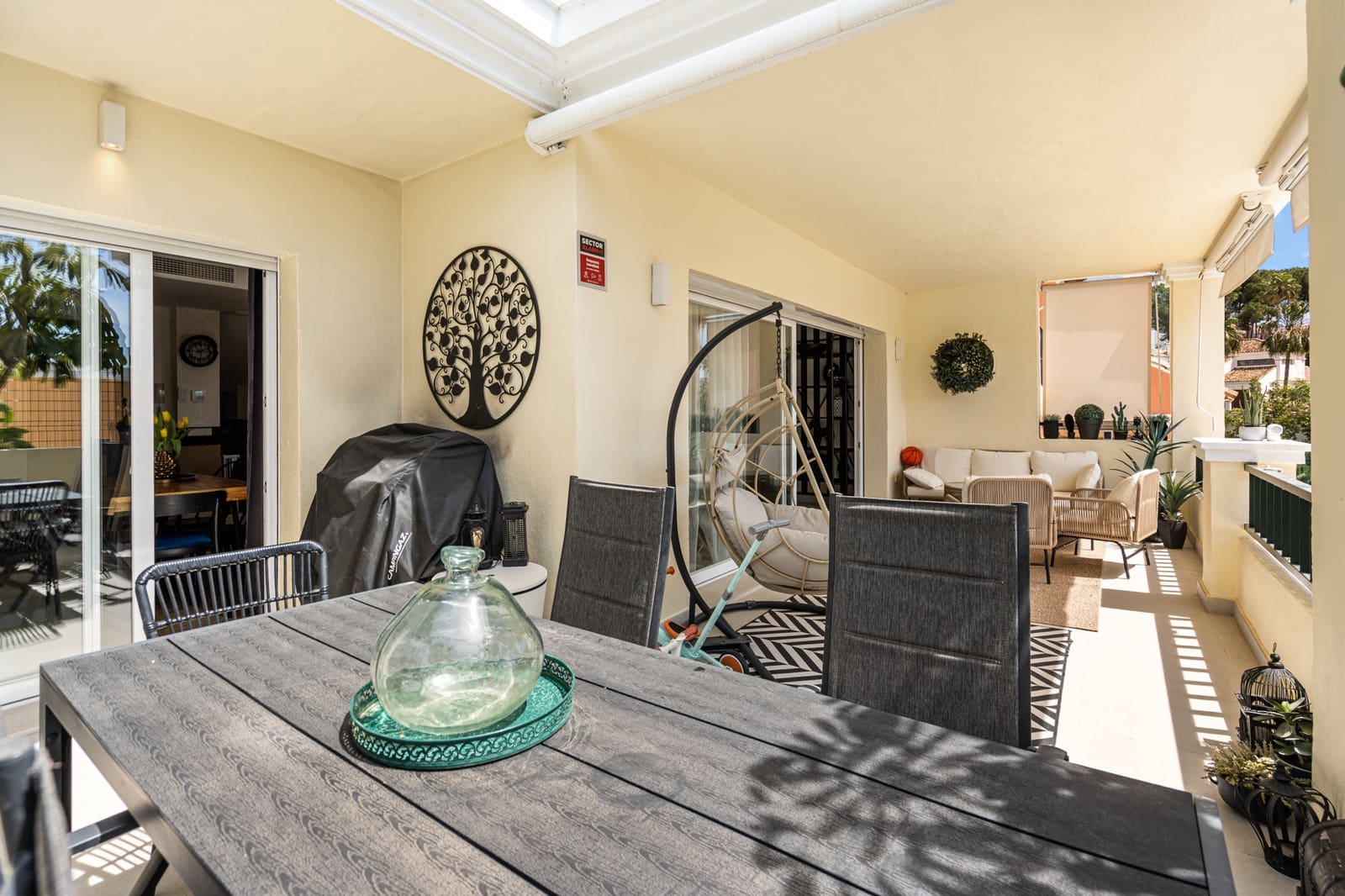 4 soverom Hus til salgs i Nueva Andalucia med svømmebasseng garasje - € 1 350 000 (Ref: 9796537)