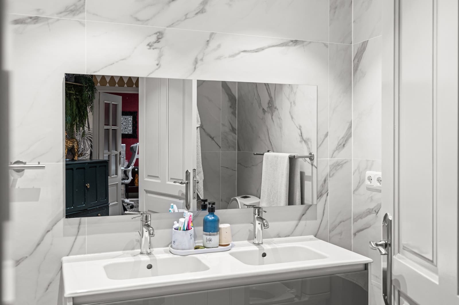 4 soverom Hus til salgs i Nueva Andalucia med svømmebasseng garasje - € 1 350 000 (Ref: 9796537)