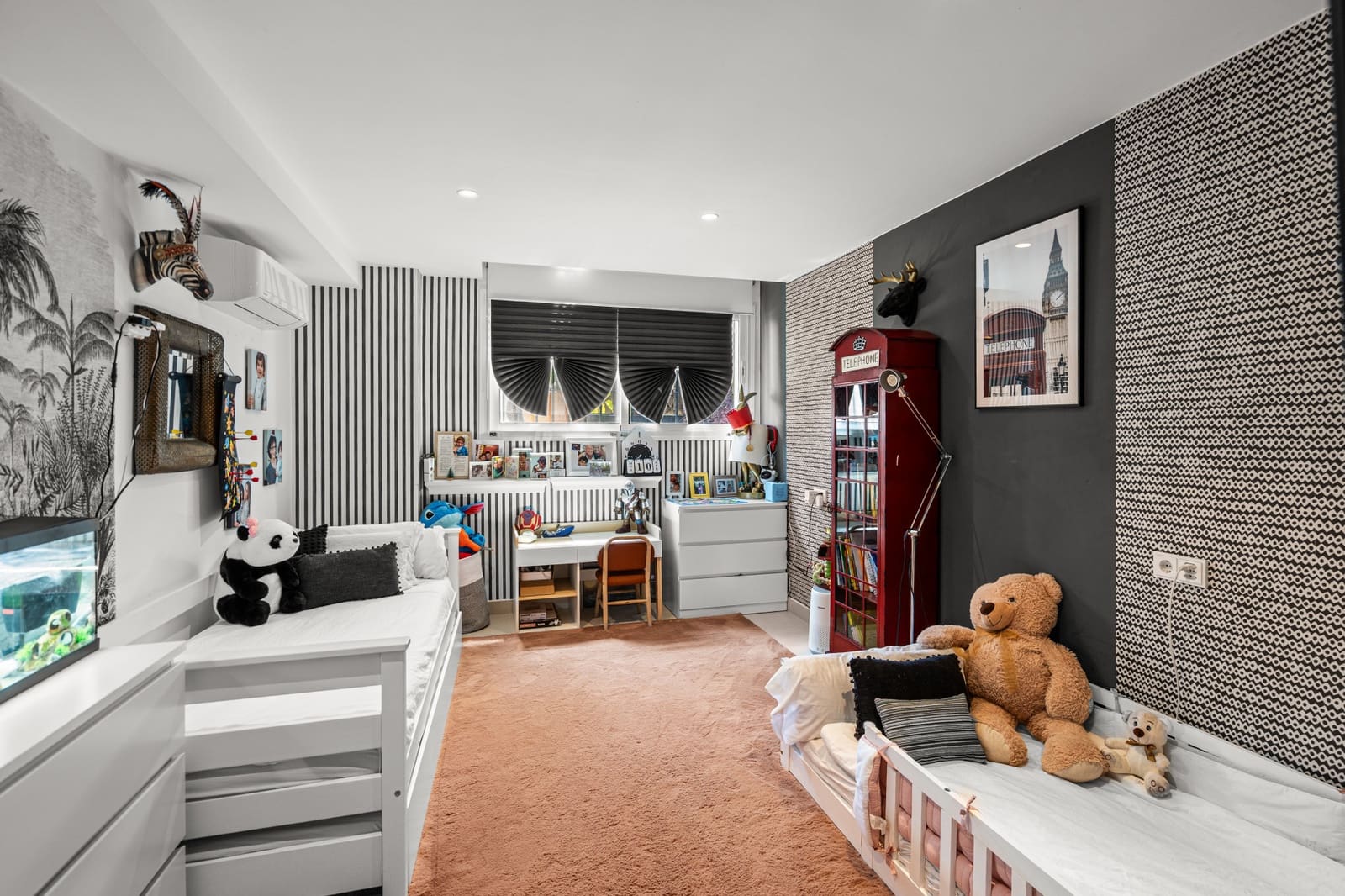 4 soverom Hus til salgs i Nueva Andalucia med svømmebasseng garasje - € 1 350 000 (Ref: 9796537)