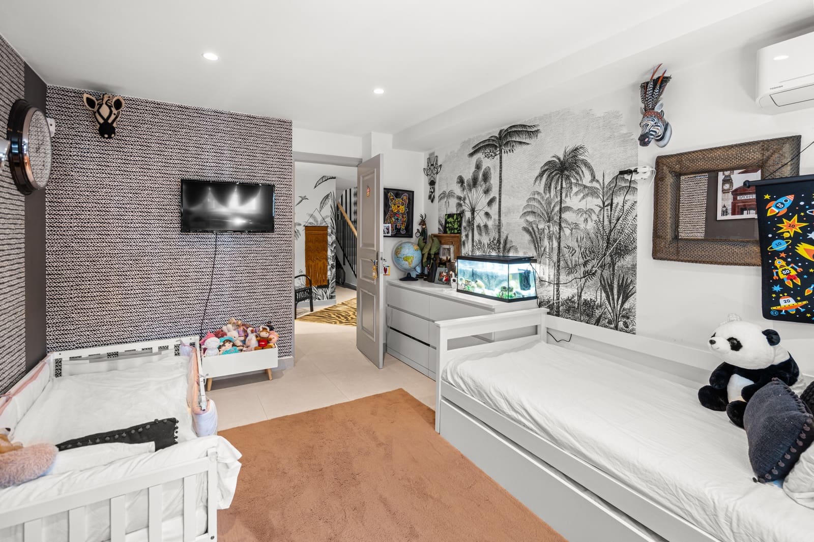 4 soverom Hus til salgs i Nueva Andalucia med svømmebasseng garasje - € 1 350 000 (Ref: 9796537)