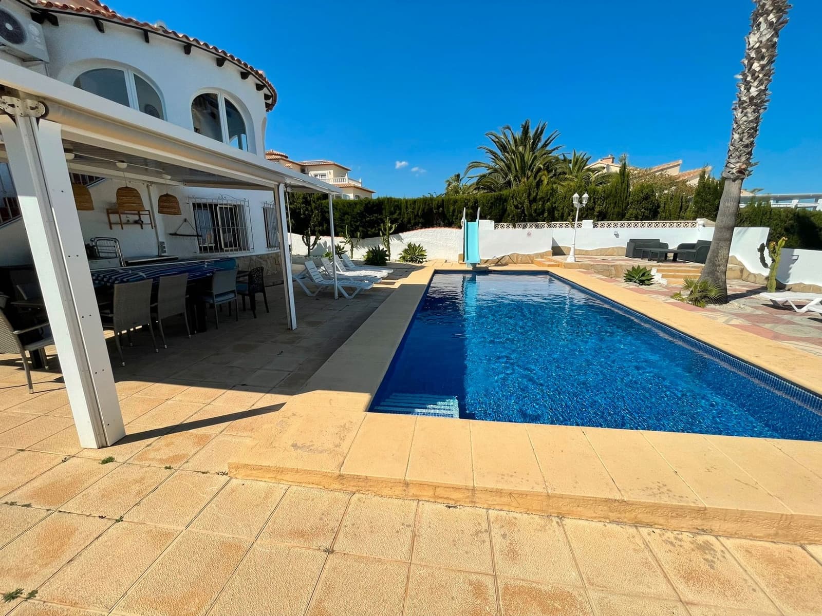 5 soverom Villa til salgs i Calpe / Calp med svømmebasseng garasje - € 700 000 (Ref: 9125590)
