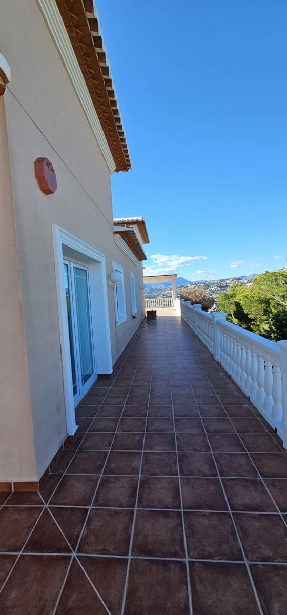 5 bedroom Villa for sale in Moraira with pool garage - € 1,480,000 (Ref: 9125596)