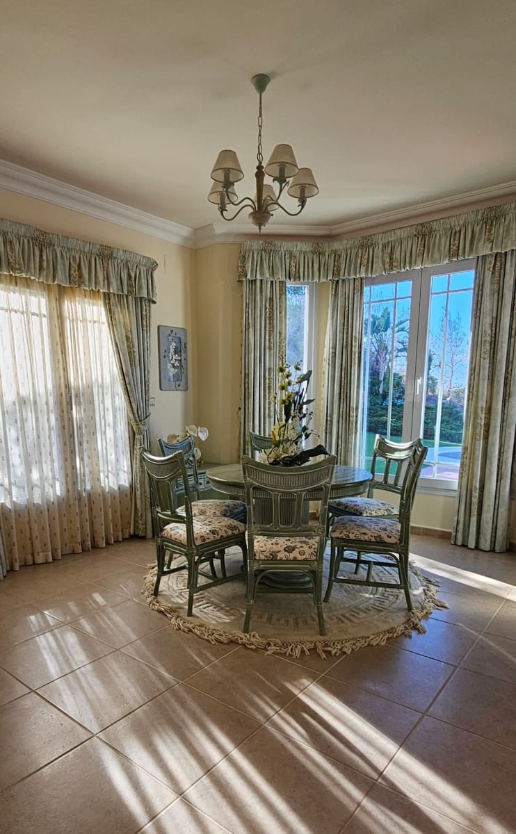 5 bedroom Villa for sale in Moraira with pool garage - € 1,480,000 (Ref: 9125596)