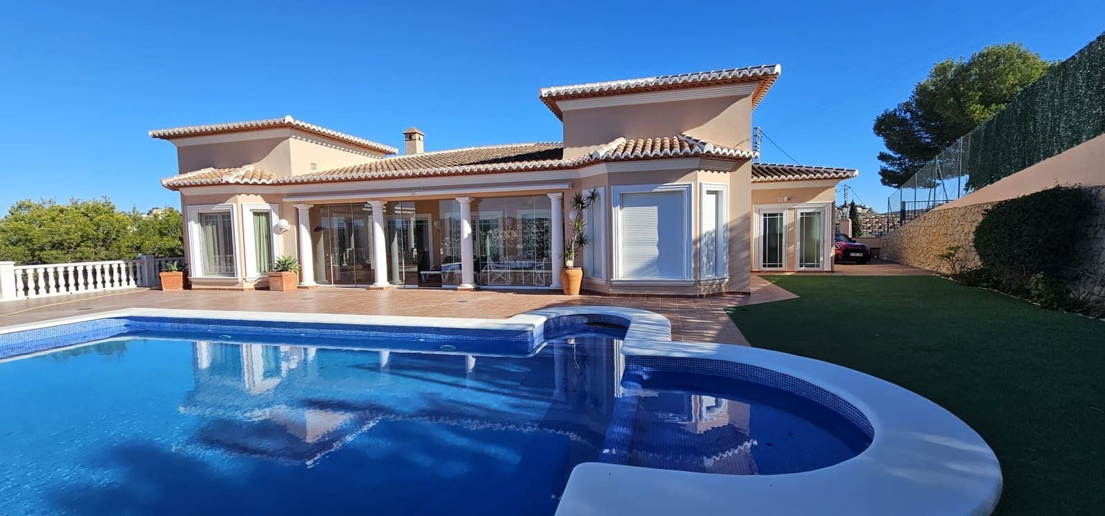 5 bedroom Villa for sale in Moraira with pool garage - € 1,480,000 (Ref: 9125596)