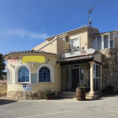 Kaupallinen myytävänä paikassa Moravit - Cap Blanc, Teulada-Moraira - 780 000 € (Ref: 9296137)