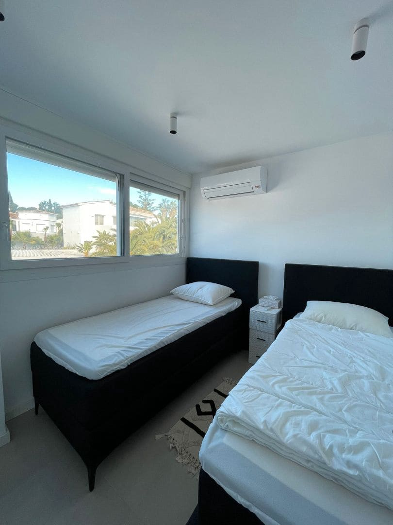 3 makuuhuone Omakotitalo vuokrattavana paikassa Moraira mukana 
autotalli - 1 600 € (Ref: 9296145)