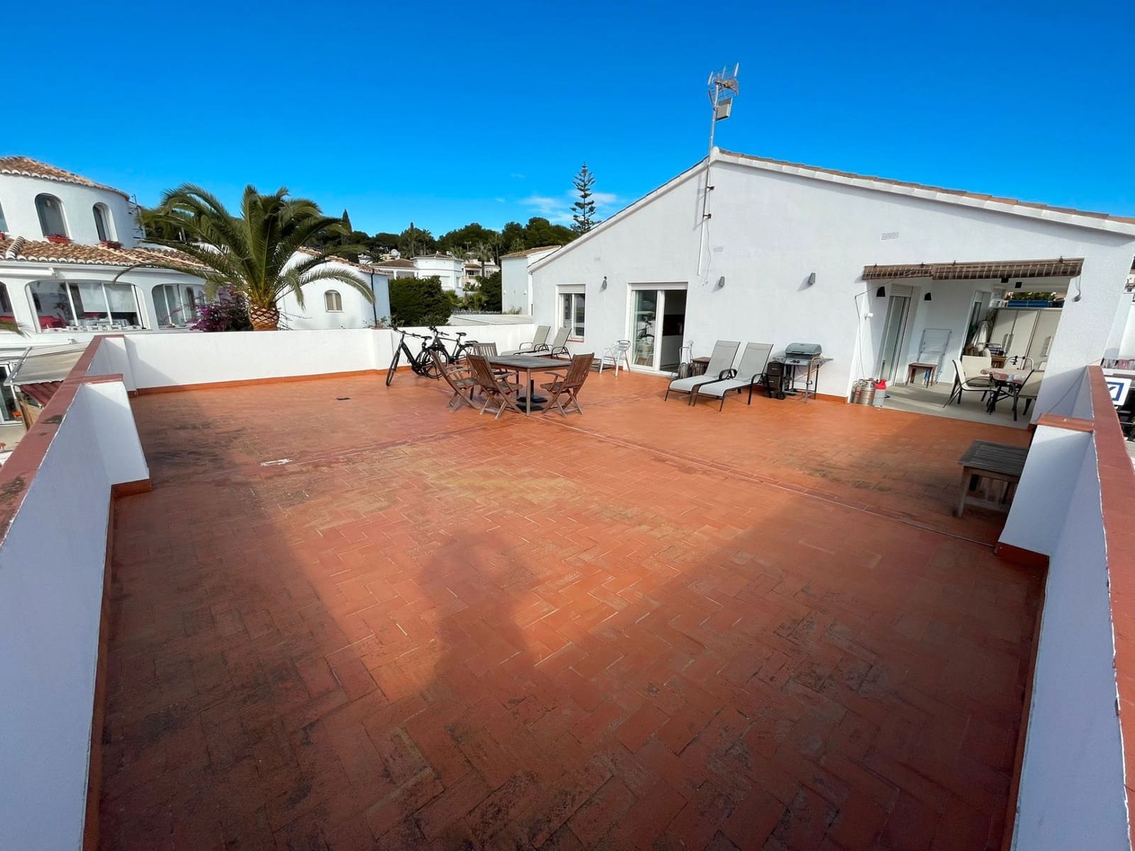 3 makuuhuone Omakotitalo vuokrattavana paikassa Moraira mukana 
autotalli - 1 600 € (Ref: 9296145)