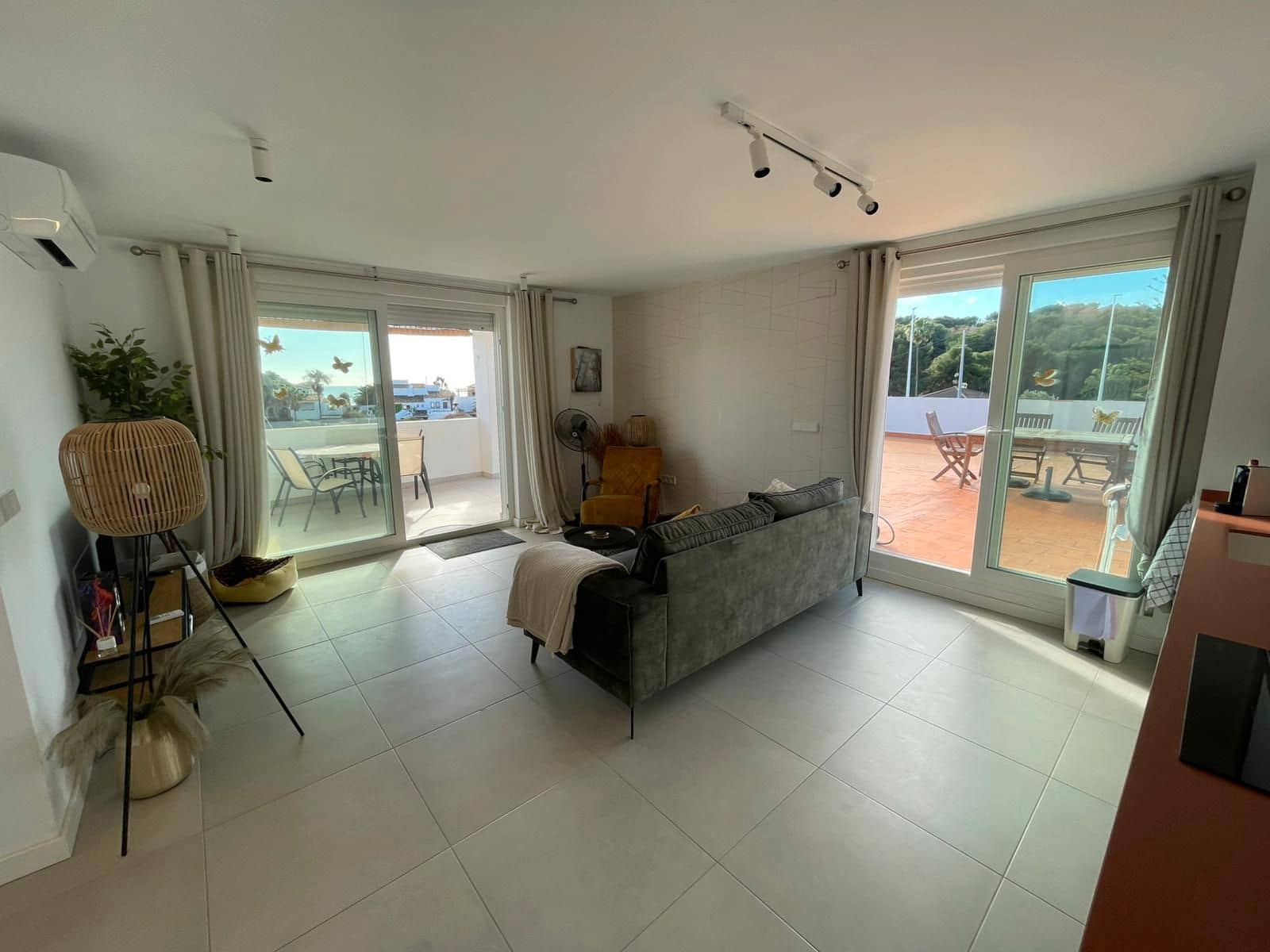 3 makuuhuone Omakotitalo vuokrattavana paikassa Moraira mukana 
autotalli - 1 600 € (Ref: 9296145)