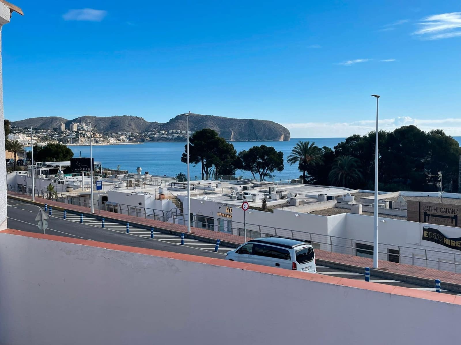 3 makuuhuone Omakotitalo vuokrattavana paikassa Moraira mukana 
autotalli - 1 600 € (Ref: 9296145)