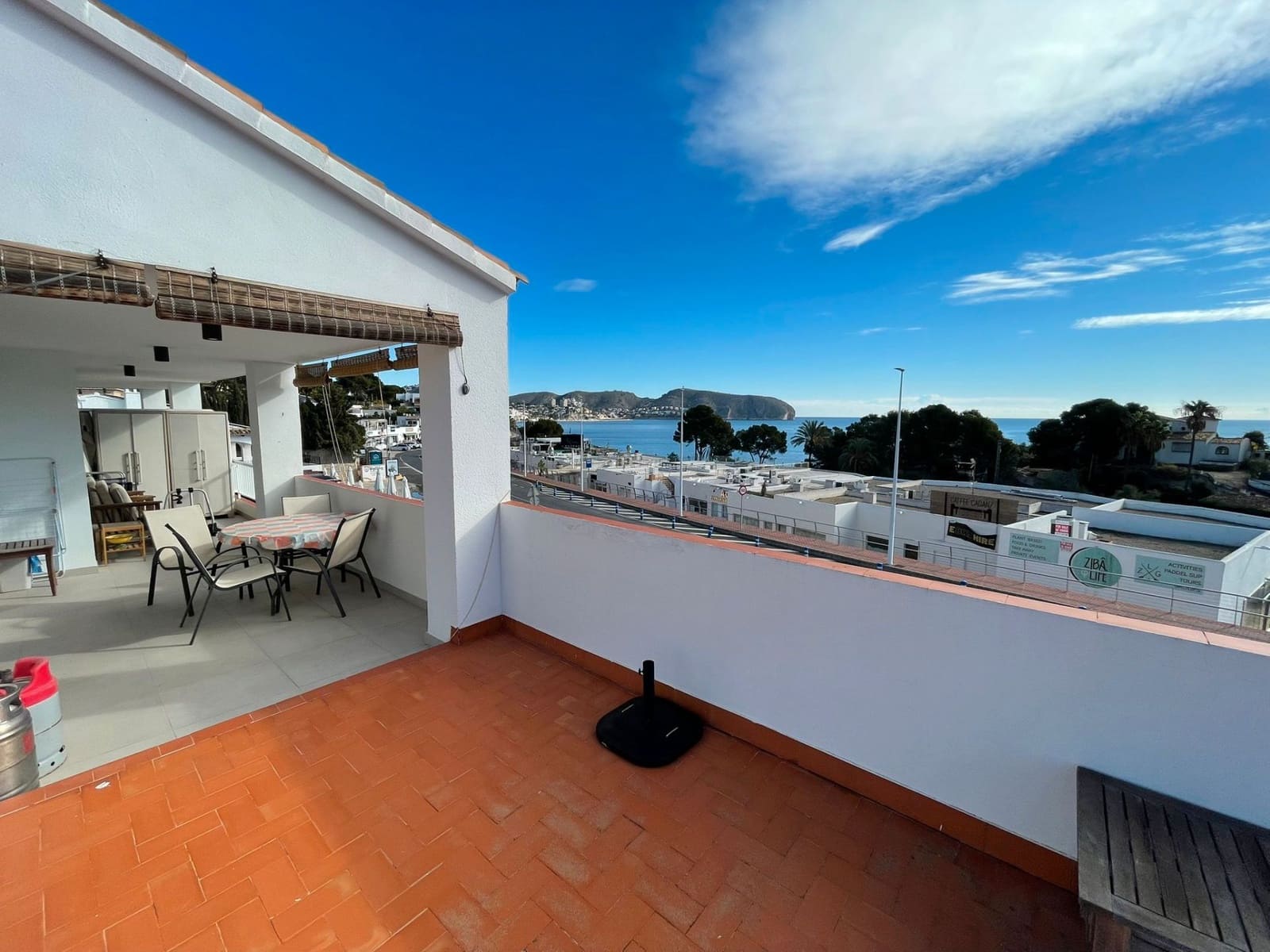 3 makuuhuone Omakotitalo vuokrattavana paikassa Moraira mukana 
autotalli - 1 600 € (Ref: 9296145)