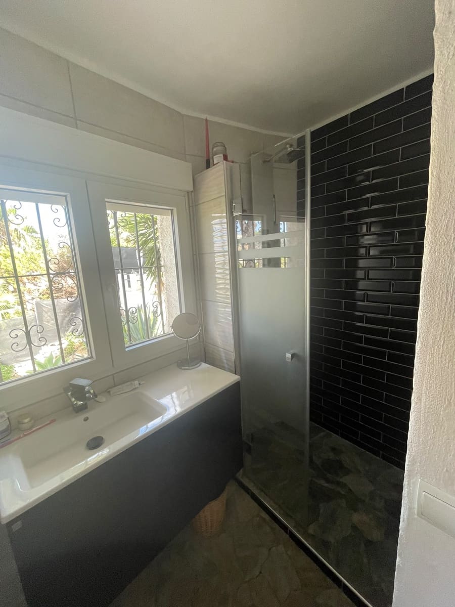 5 soverom Villa til salgs i Benissa med garasje - € 565 000 (Ref: 9974429)