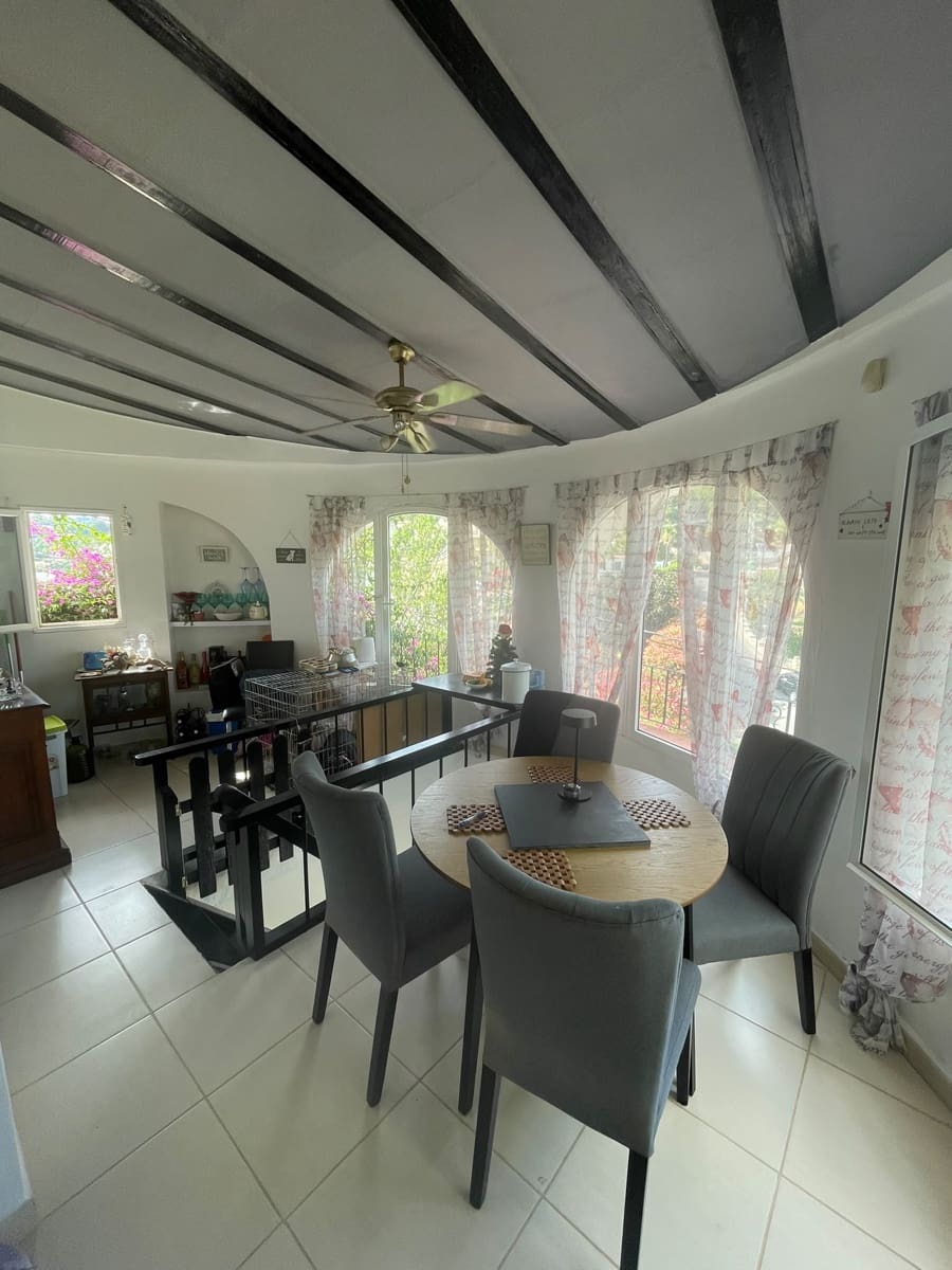 5 soverom Villa til salgs i Benissa med garasje - € 565 000 (Ref: 9974429)