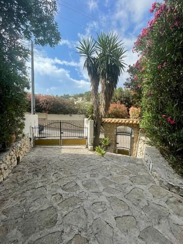 5 soverom Villa til salgs i Benissa med garasje - € 565 000 (Ref: 9974429)