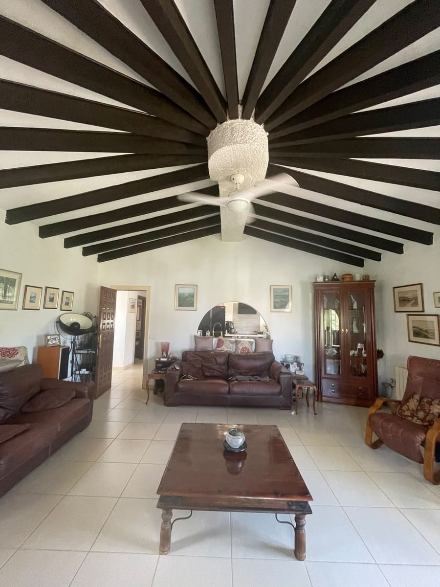 5 soverom Villa til salgs i Benissa med garasje - € 565 000 (Ref: 9974429)