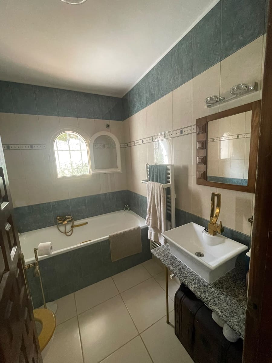 5 soverom Villa til salgs i Benissa med garasje - € 565 000 (Ref: 9974429)