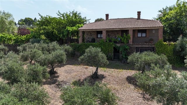 3 soverom Finca/Herregård til leie i Madroñera med svømmebasseng garasje - € 1 200 (Ref: 10078929)
