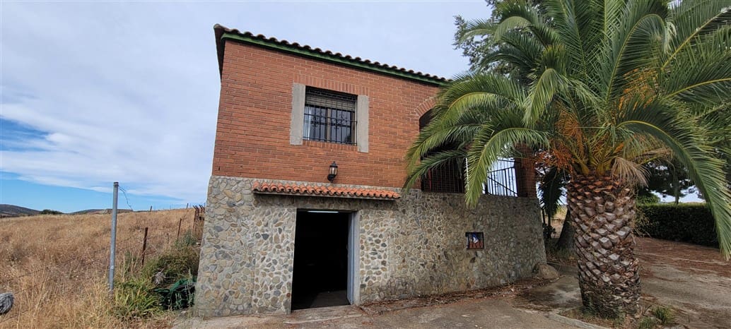 2 soveværelse Finca/Landehus til salg i Trujillo - € 149.000 (Ref: 8594396)