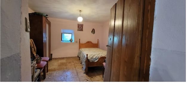 2 bedroom Townhouse for sale in Madroñera - € 26,000 (Ref: 8594479)