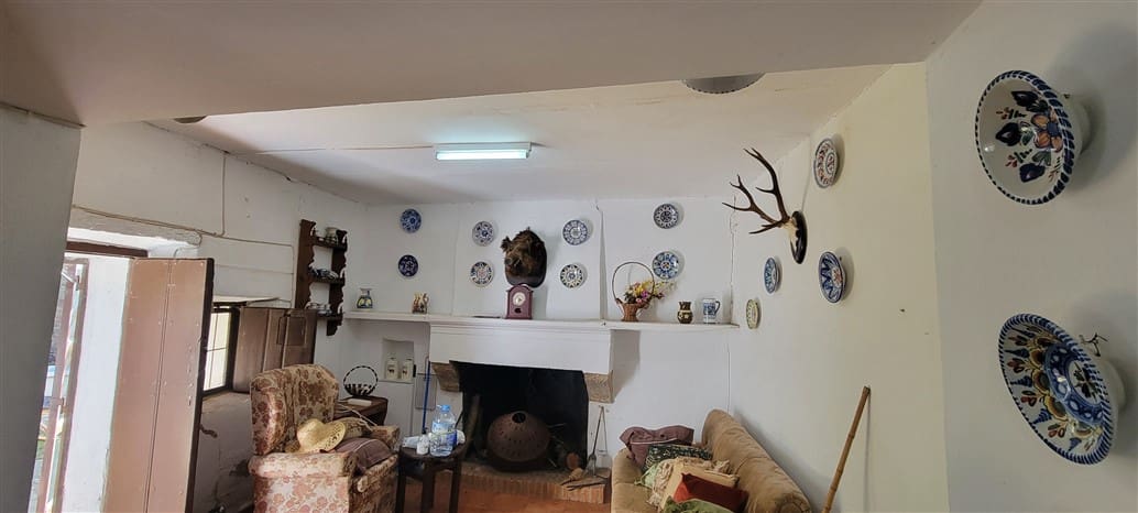 3 soverom Finca/Herregård til salgs i Trujillo med svømmebasseng - € 115 000 (Ref: 8791737)