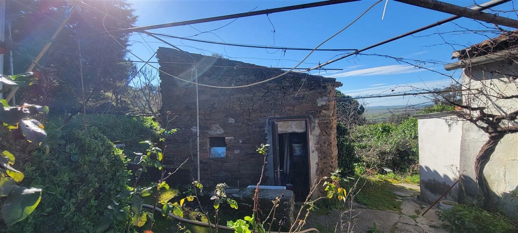 3 soverom Finca/Herregård til salgs i Trujillo med svømmebasseng - € 115 000 (Ref: 8791737)