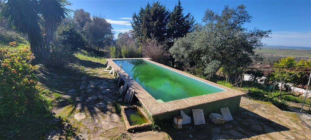 3 soverom Finca/Herregård til salgs i Trujillo med svømmebasseng - € 115 000 (Ref: 8791737)