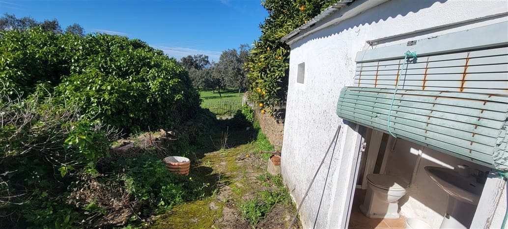 3 soverom Finca/Herregård til salgs i Trujillo med svømmebasseng - € 115 000 (Ref: 8791737)
