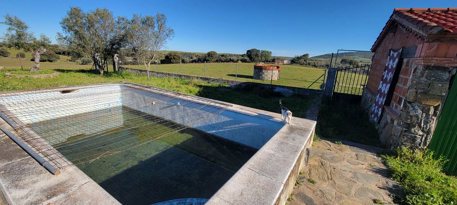 1 soveværelse Finca/Landehus til salg i Trujillo med swimmingpool - € 129.000 (Ref: 8948290)