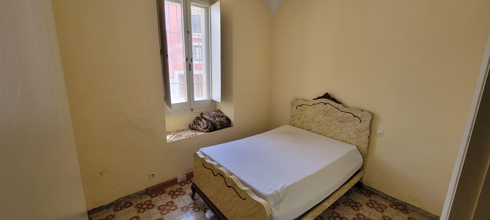 8 soverom Hus til salgs i Trujillo - € 296 000 (Ref: 8987950)