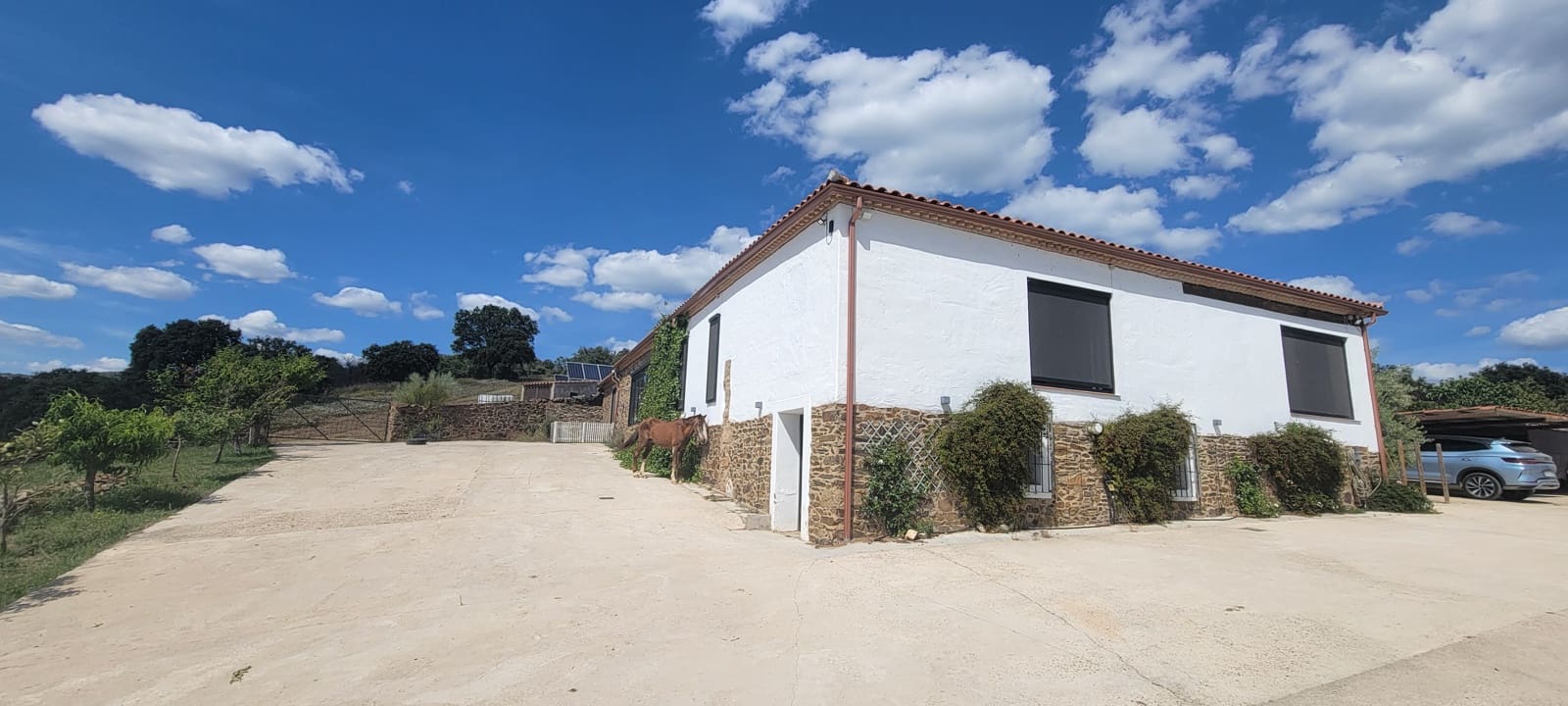 3 bedroom Finca/Country House for sale in Trujillo with garage - € 779,000 (Ref: 9007722)