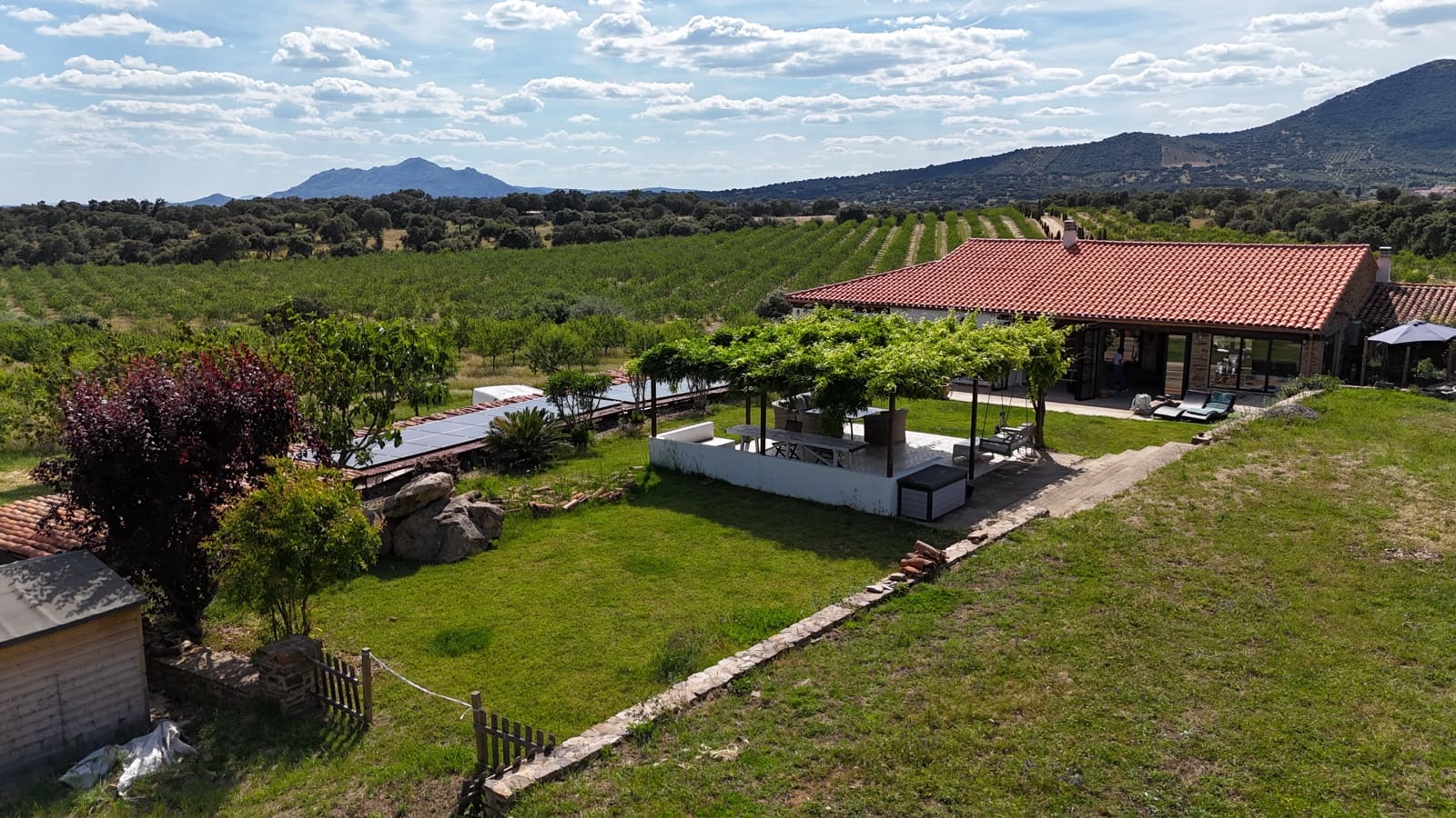 3 bedroom Finca/Country House for sale in Trujillo with garage - € 779,000 (Ref: 9007722)