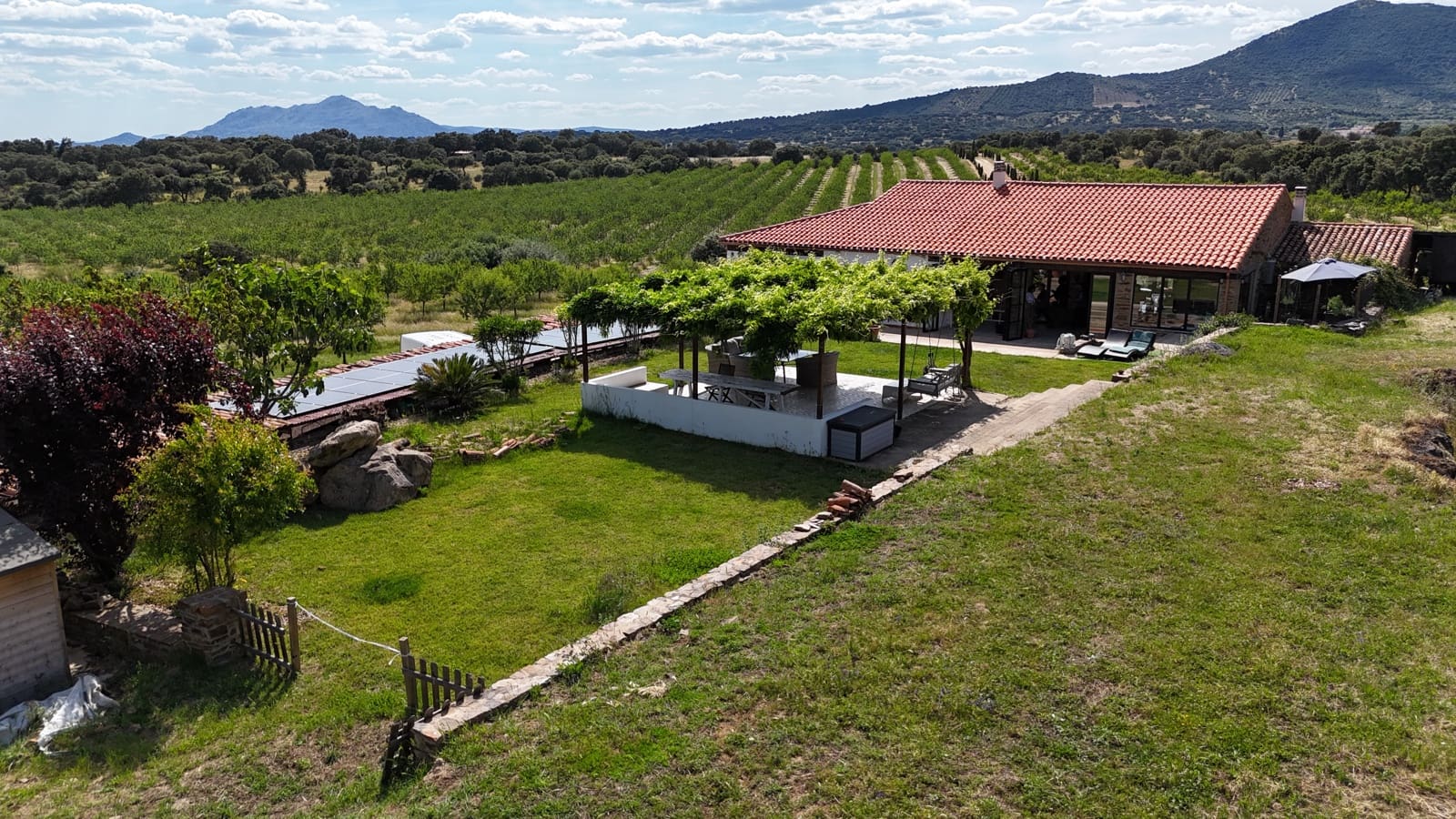 3 bedroom Finca/Country House for sale in Trujillo with garage - € 779,000 (Ref: 9007722)