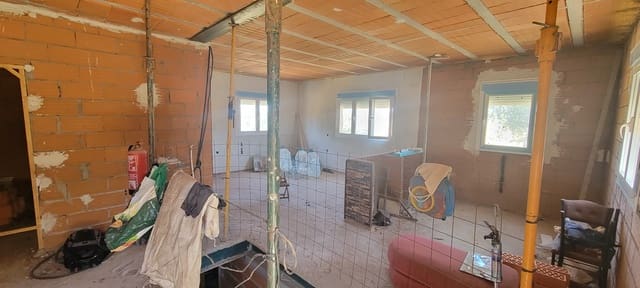 3 chambre Finca/Maison de Campagne à vendre à Trujillo avec garage - 125 000 € (Ref: 9038253)