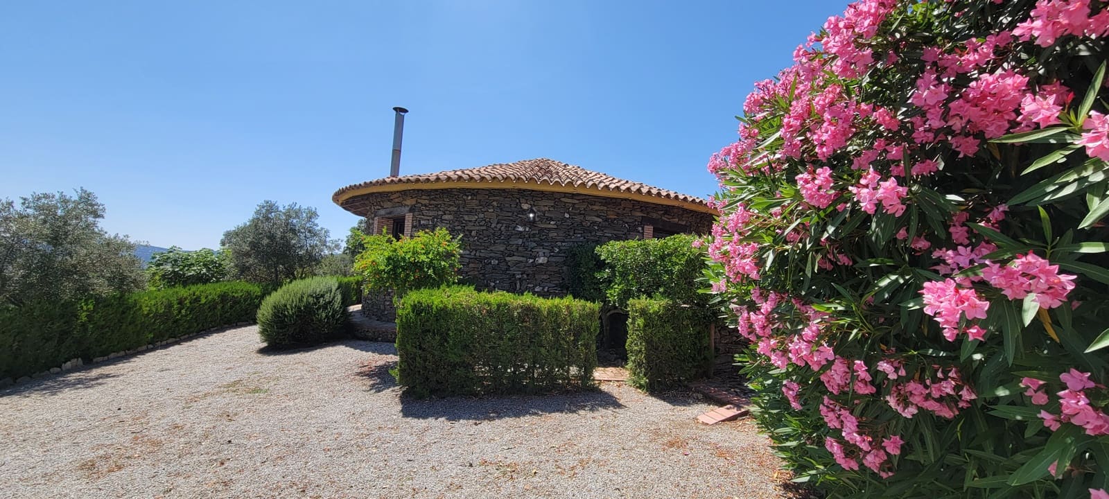 2 bedroom Finca/Country House for sale in Trujillo with garage - € 375,000 (Ref: 9126292)