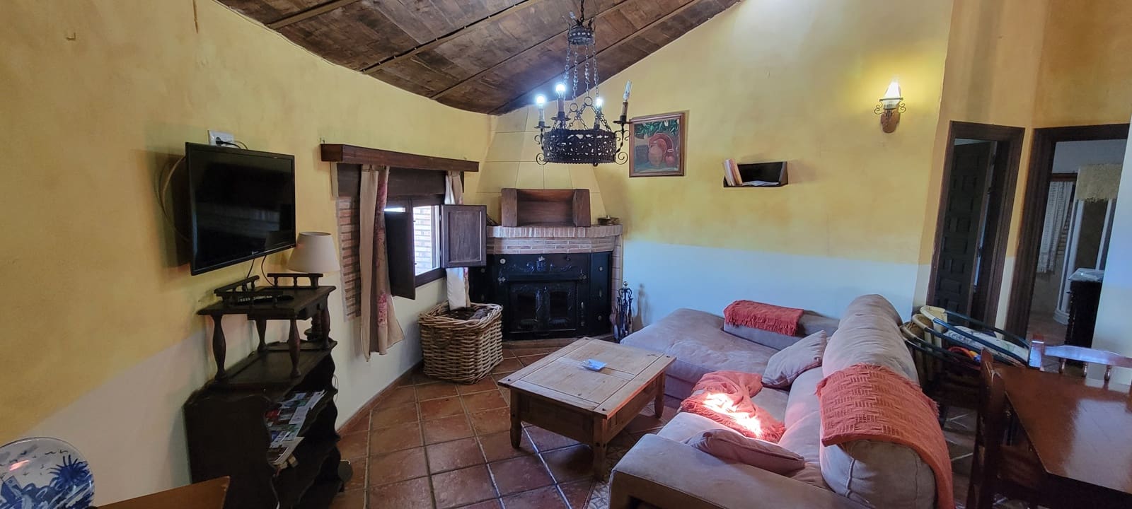 2 bedroom Finca/Country House for sale in Trujillo with garage - € 375,000 (Ref: 9126292)