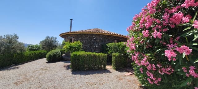 2 chambre Finca/Maison de Campagne à vendre à Trujillo avec garage - 375 000 € (Ref: 9126292)