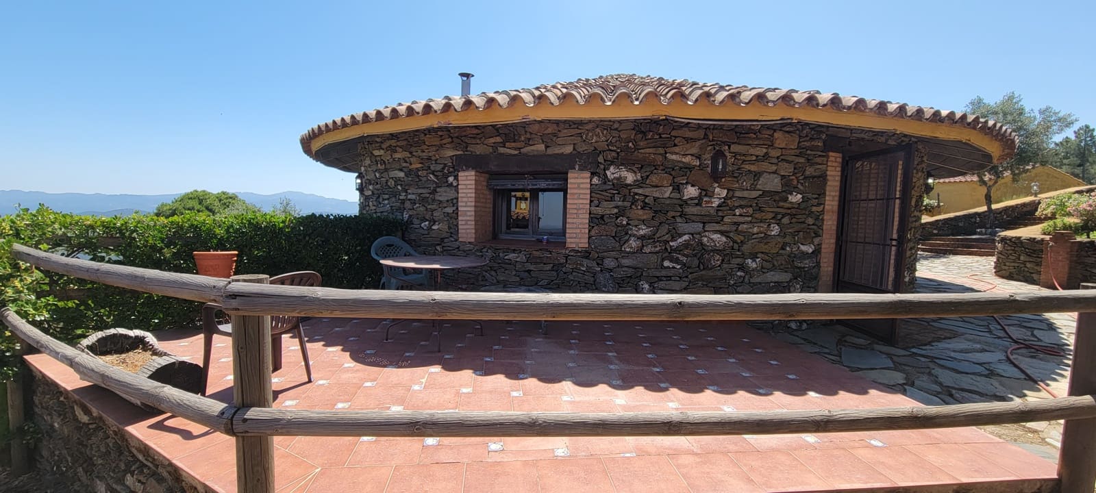 2 bedroom Finca/Country House for sale in Trujillo with garage - € 375,000 (Ref: 9126292)
