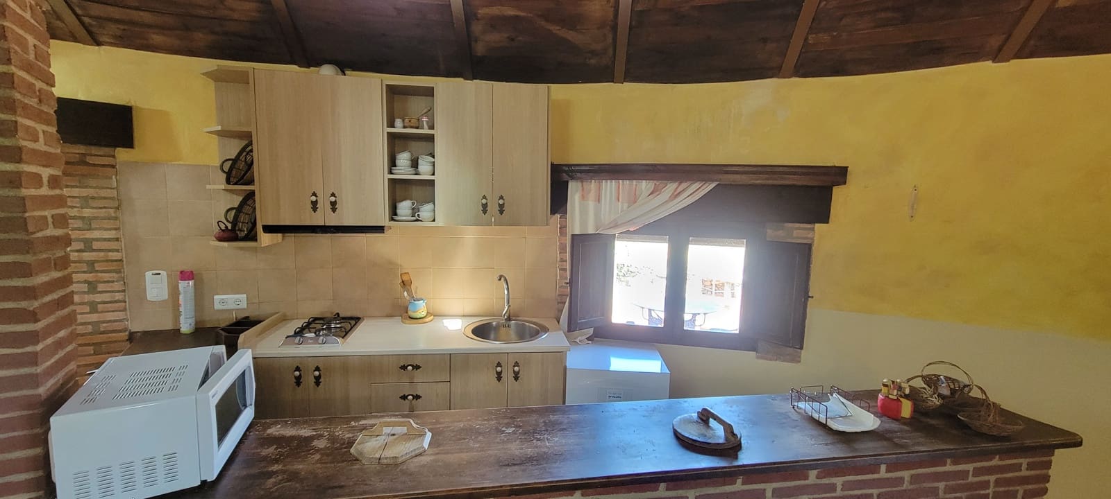 2 bedroom Finca/Country House for sale in Trujillo with garage - € 375,000 (Ref: 9126292)