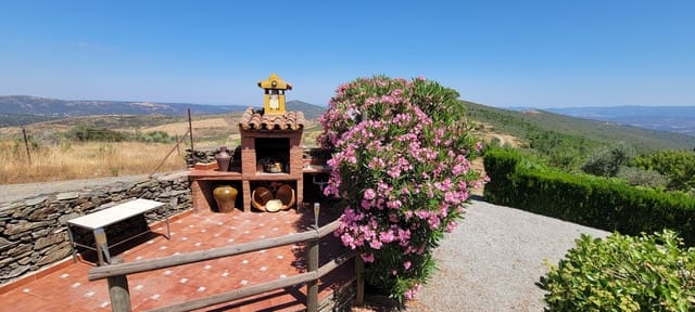 2 chambre Finca/Maison de Campagne à vendre à Trujillo avec garage - 375 000 € (Ref: 9126292)