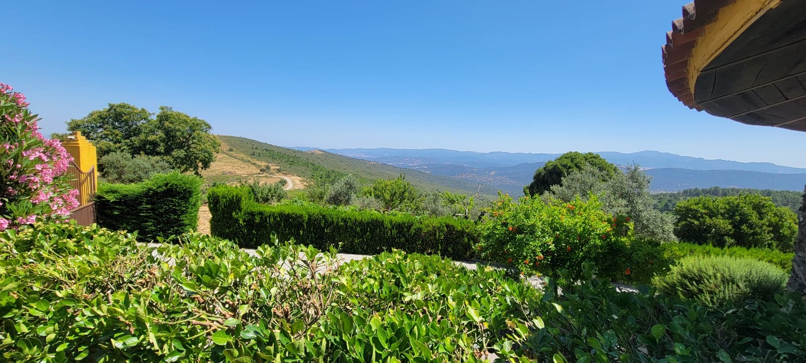 2 bedroom Finca/Country House for sale in Trujillo with garage - € 375,000 (Ref: 9126292)