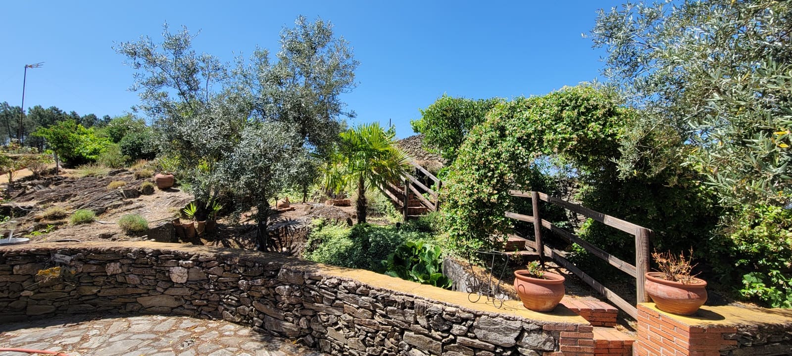 2 bedroom Finca/Country House for sale in Trujillo with garage - € 375,000 (Ref: 9126292)