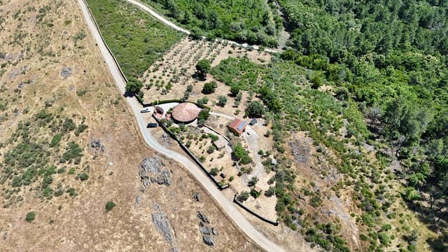 2 chambre Finca/Maison de Campagne à vendre à Trujillo avec garage - 375 000 € (Ref: 9126292)