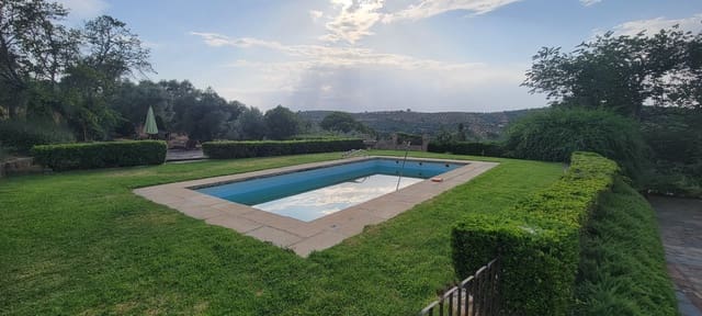 6 bedroom Finca/Country House for holiday rental in Madroñera with pool garage - € 1,740 (Ref: 9126418)