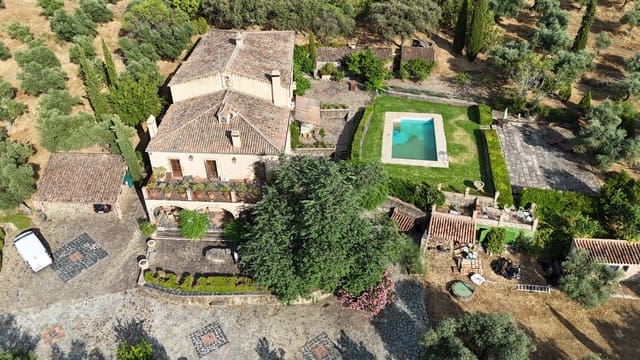 6 bedroom Finca/Country House for rent in Madroñera with pool garage - € 647 (Ref: 9126418)