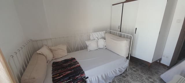 2 slaapkamer Appartement te huur in Lucena - € 550 (Ref: 9135890)