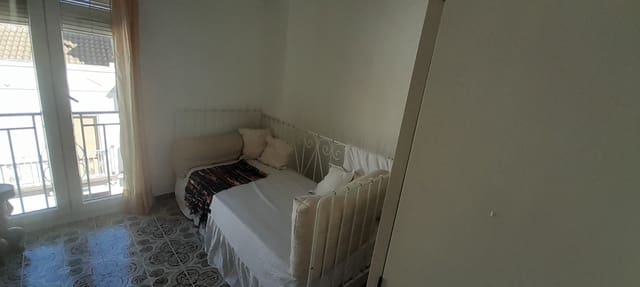2 slaapkamer Appartement te huur in Lucena - € 550 (Ref: 9135890)