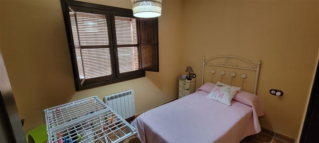 3 soveværelse Finca/Landehus til salg i Trujillo med swimmingpool - € 349.800 (Ref: 9143680)