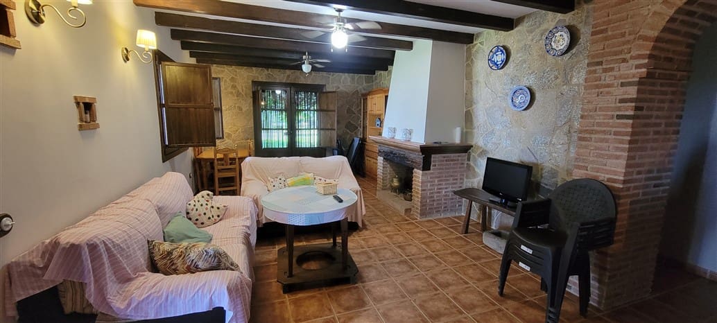 3 soveværelse Finca/Landehus til salg i Trujillo med swimmingpool - € 349.800 (Ref: 9143680)